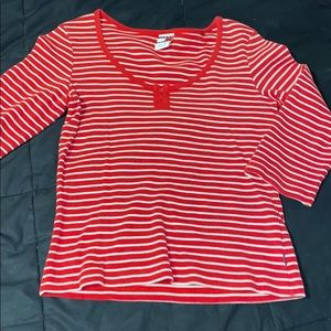 quarter length sleeve red and white striped shirt
